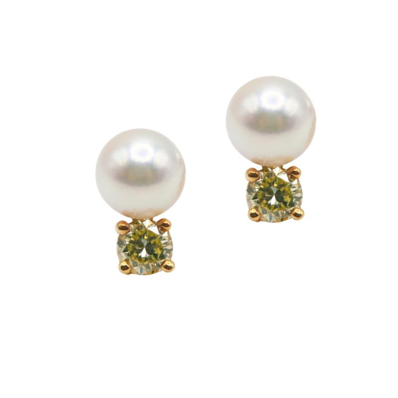 Laurenti 14k yellow gold pearl and diamond necklace 8.0 pearls .69ctw diamonds. 