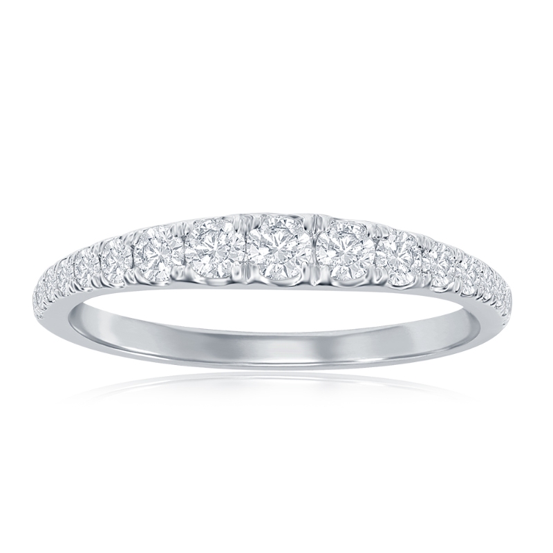 14K White Gold Graduated Diamond Band