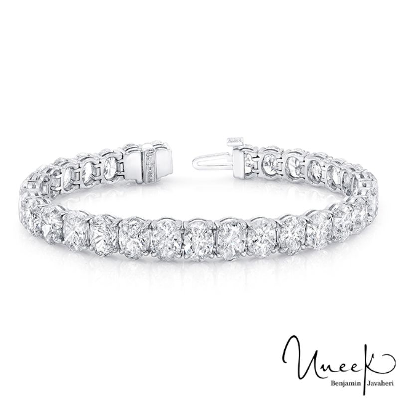 Round Curved Diamond Wedding Ring