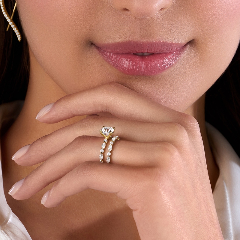 Alternating Shared Prong Wedding Band