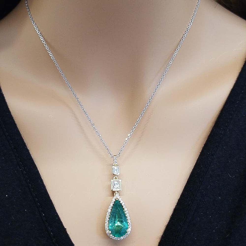18K Yellow Gold Emerald Gemstone Pendant