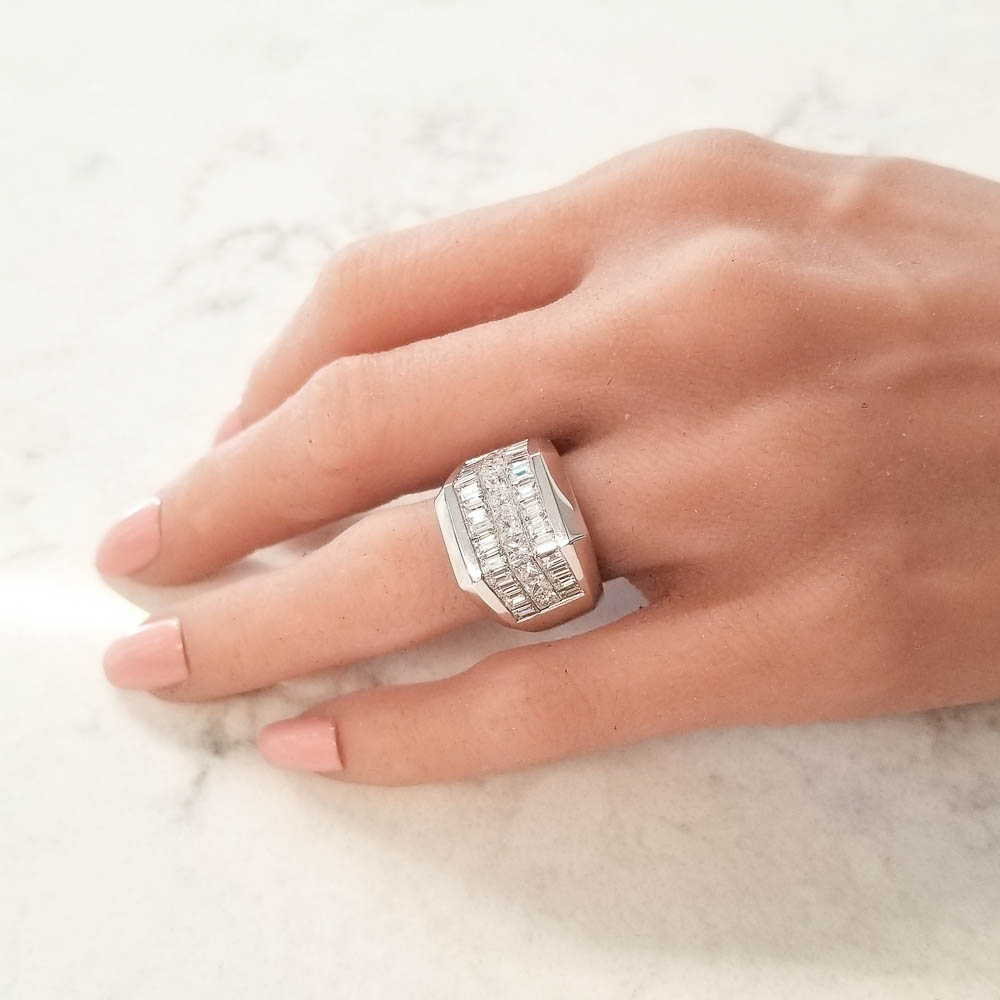 18K White Gold Diamond Gemstone Ring