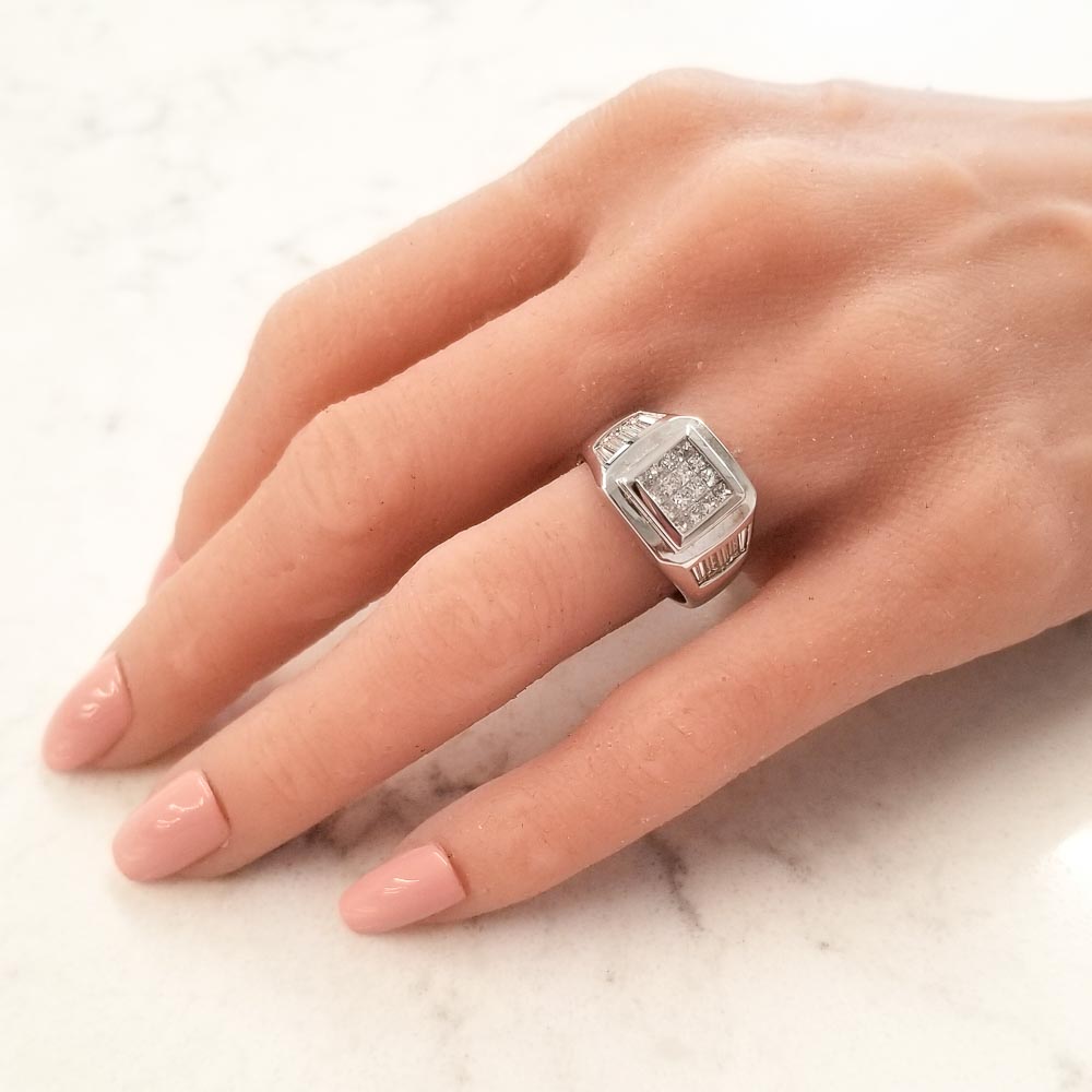 18K White Gold Diamond Gemstone Ring