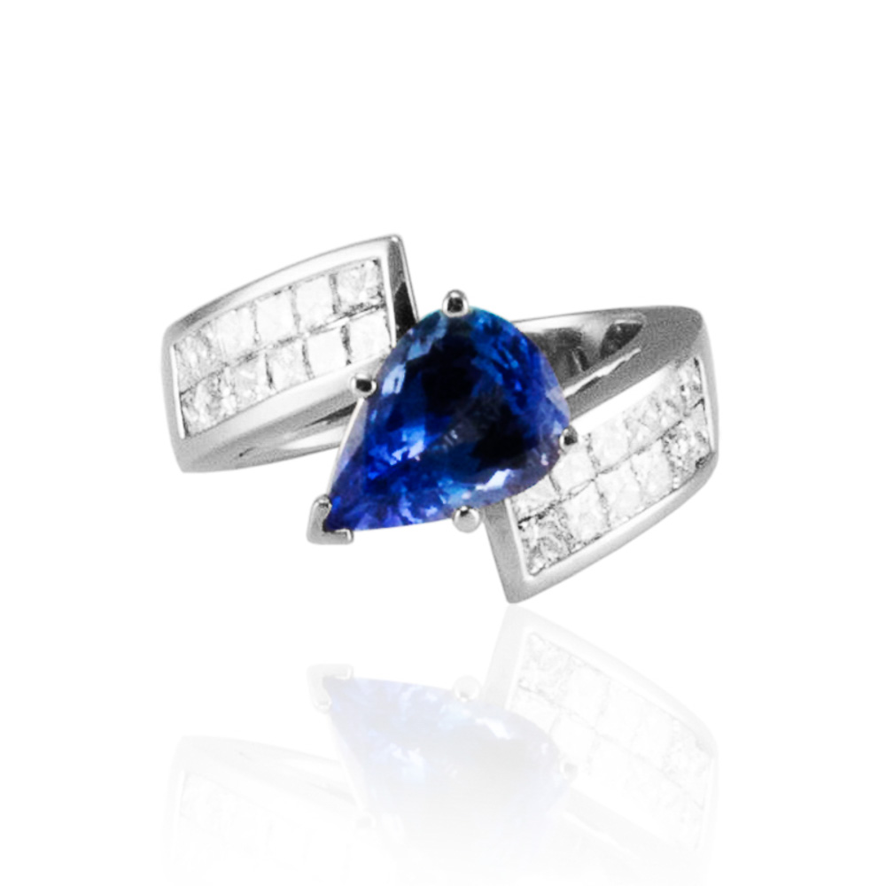 18K White Gold Tanzanite Gemstone Ring