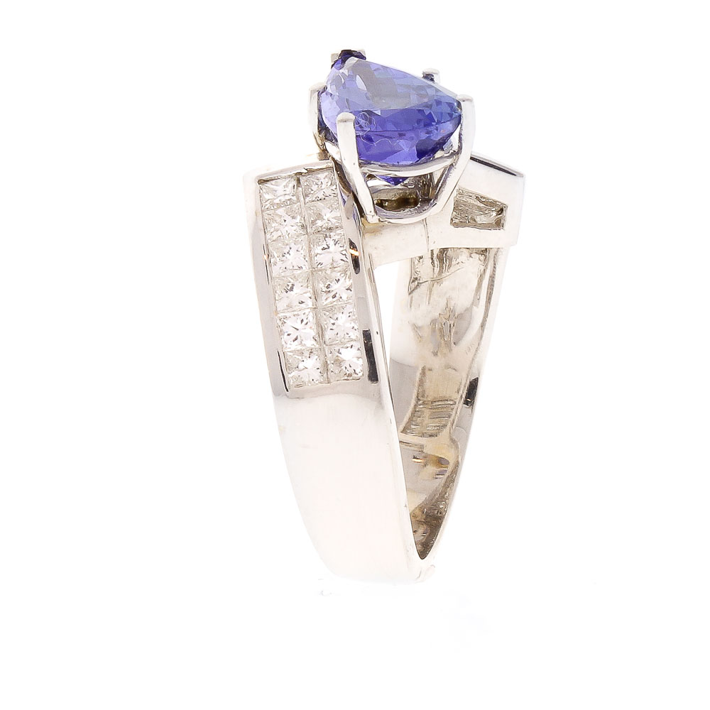 18K White Gold Tanzanite Gemstone Ring