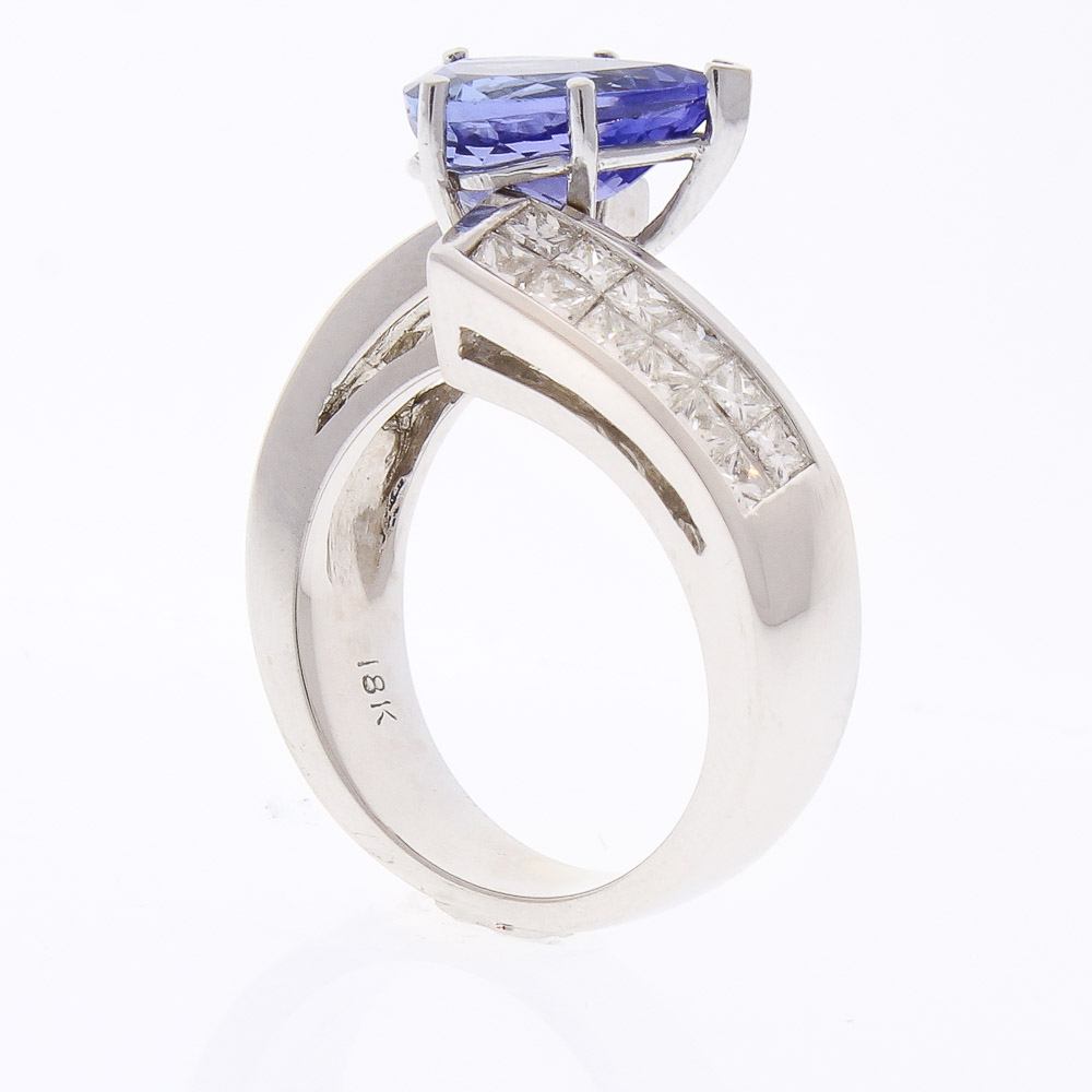 18K White Gold Tanzanite Gemstone Ring