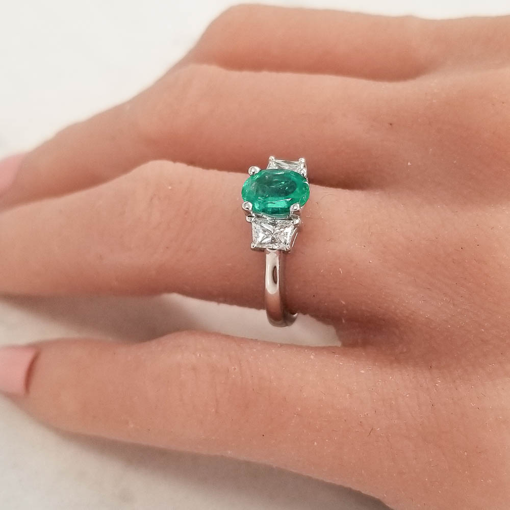 14K White Gold Emerald Gemstone Ring