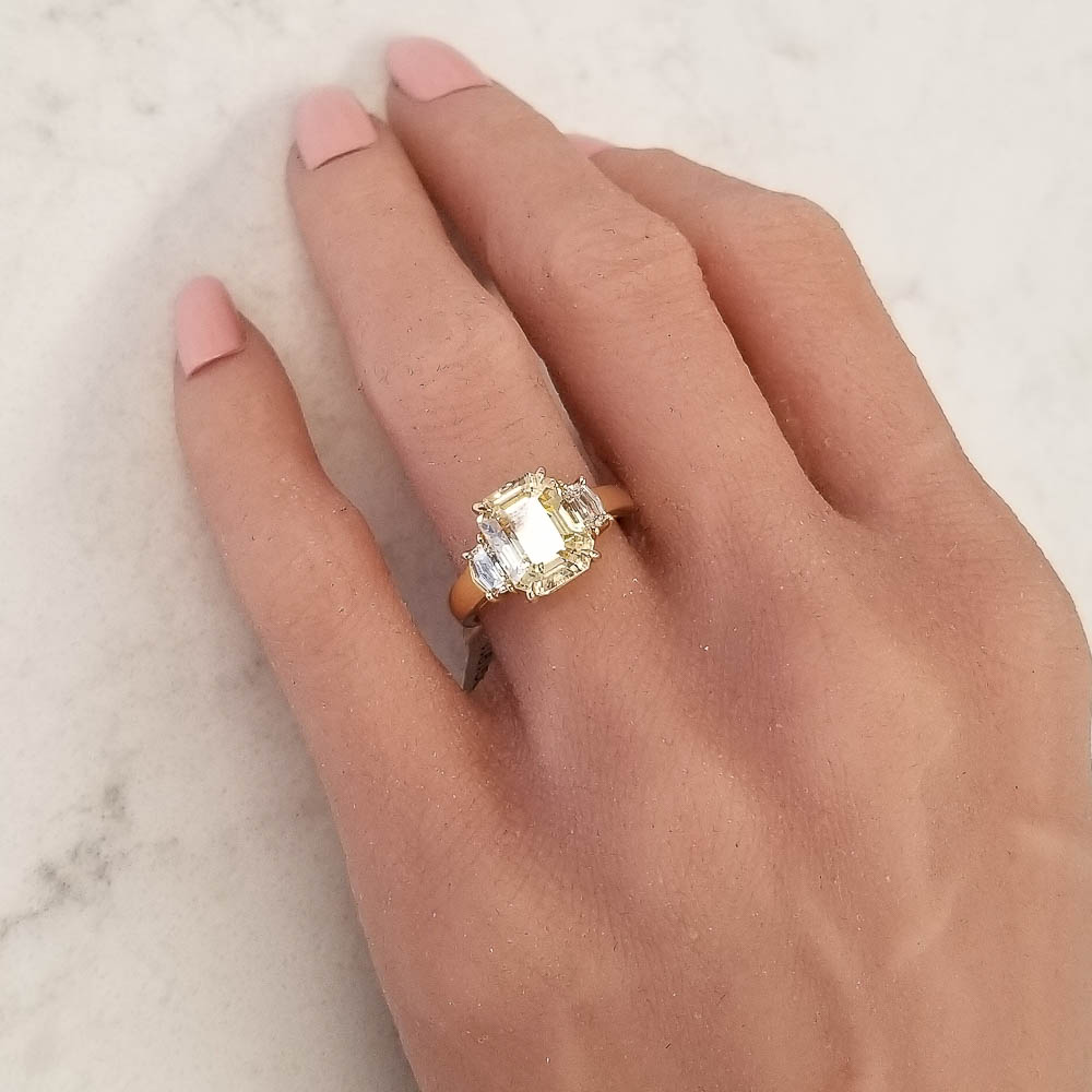 18K Yellow Gold Sapphire Gemstone Ring