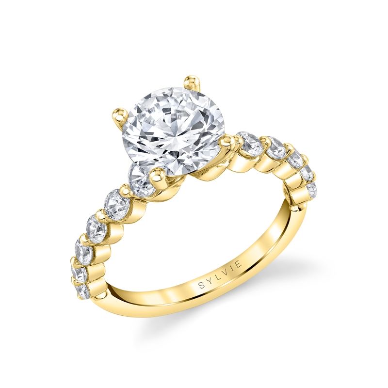 Round Cut Classic Engagement Ring - Gisele