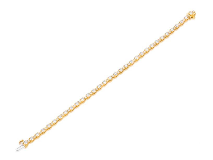 14 Karat Yellow Gold 4.21 Ct Round Brilliant Cut Diamond Tennis Bracelet 
Length/Size: 7