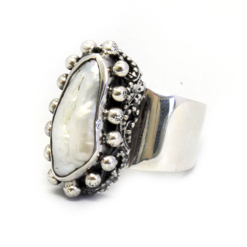 Stick Pearl Ring From The Classic Collection