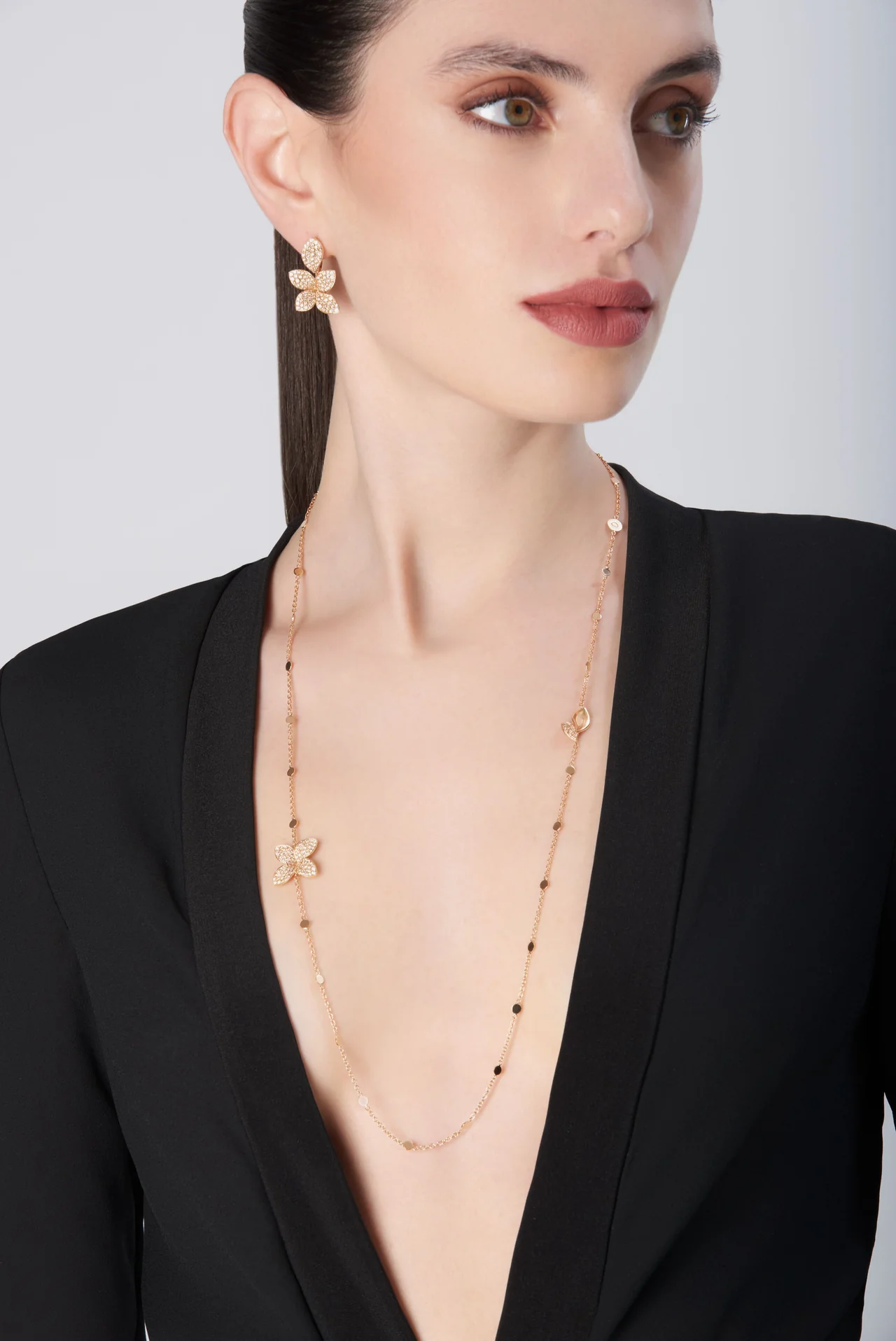 18K ROSE GOLD GIARDINI SEGRETI EARRINGS WITH WHITE AND CHAMPAGNE DIAMONDS. DIA-2.40 GLD-7.85