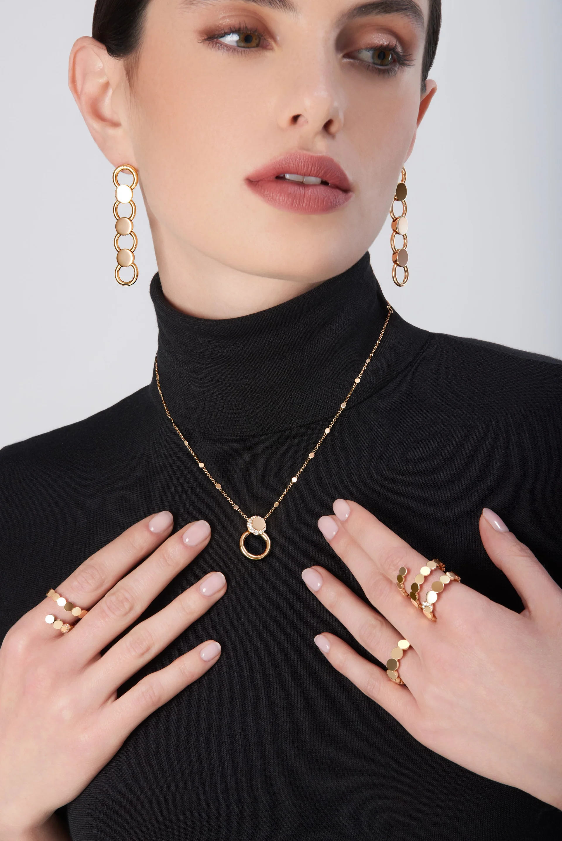 18K ROSE GOLD LUCE NECKLACE WITH DIAMONDS ON THE CIRCLE. DIA-0.21, GLD-6.20