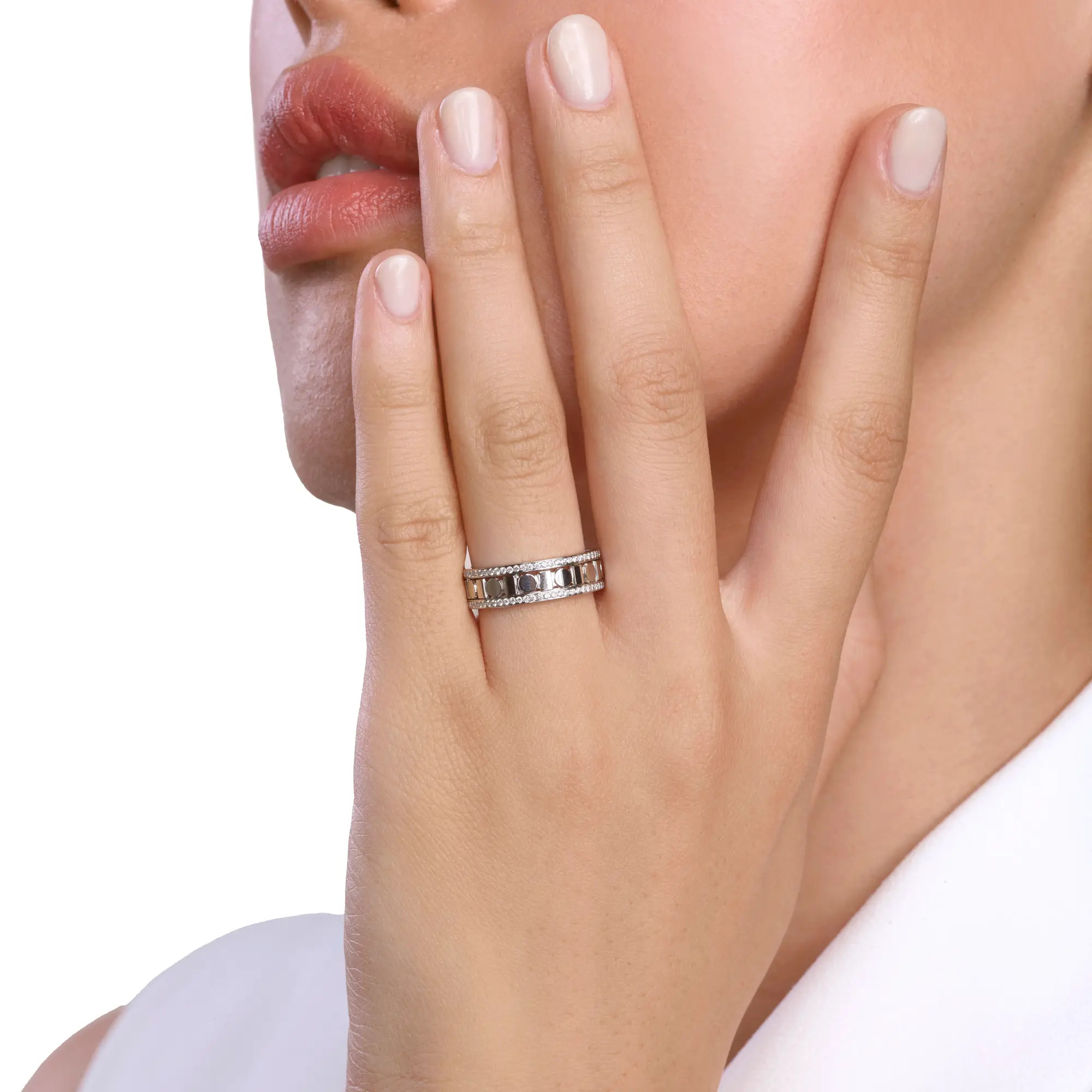 Damiani 18k White Gold Diamond Belle Epoque Reel. 