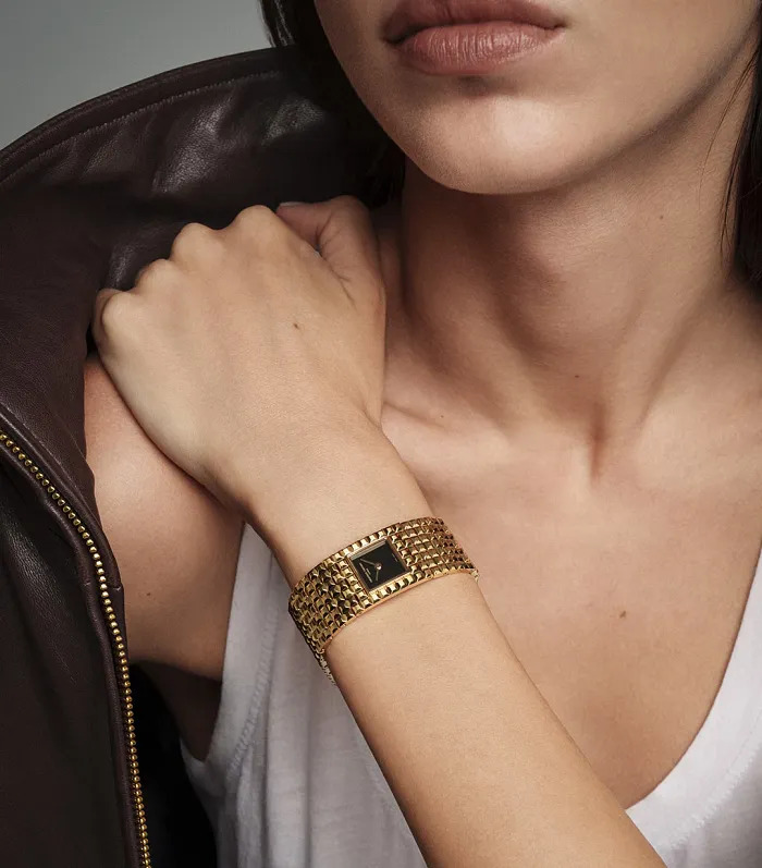 26mm Yellow Gold-Plated Classics Manchette with Black Dial